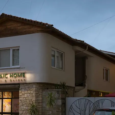 Mosaic Hostel *
