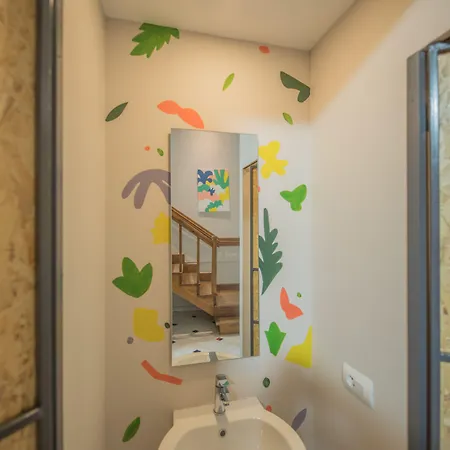 Mosaic Hostel Tiran