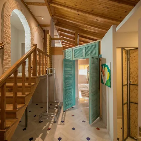 Mosaic * Tiran