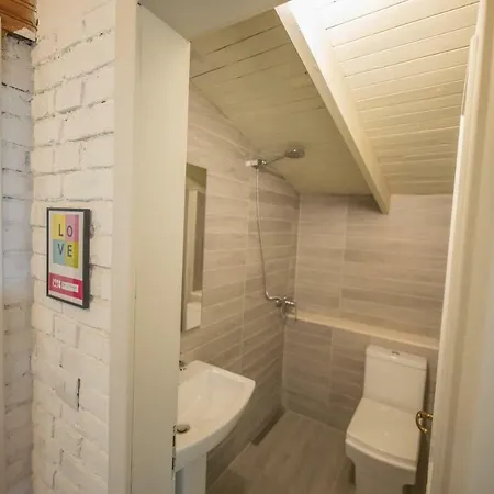 Hostel Mosaic Tiran