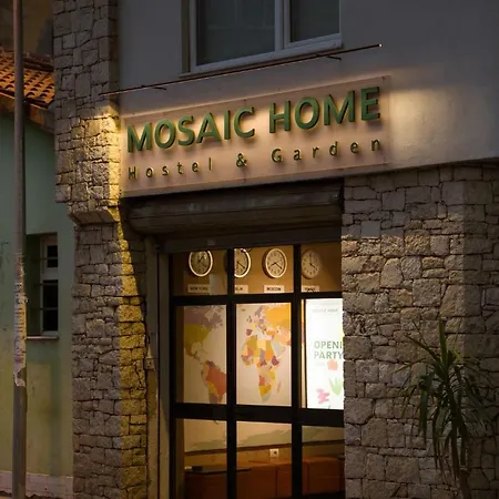 Hostel Mosaic Tiran