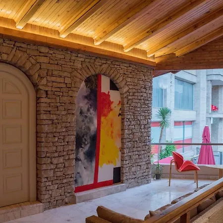 Mosaic Hostel Tiran