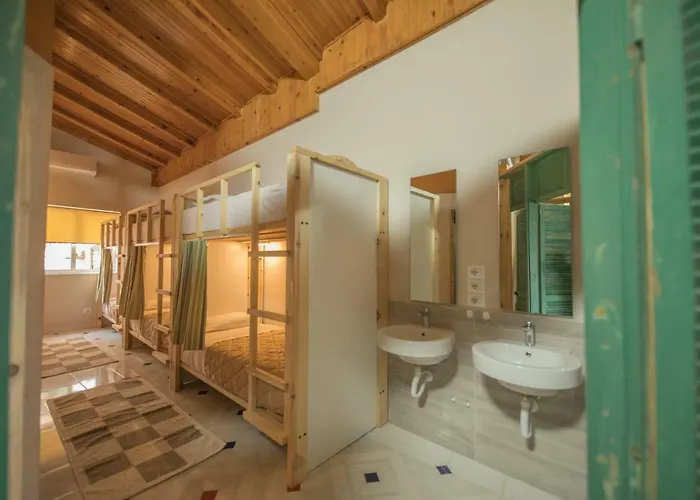 Mosaic Auberge de jeunesse Tirana