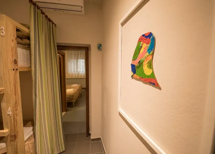 Mosaic Auberge de jeunesse *